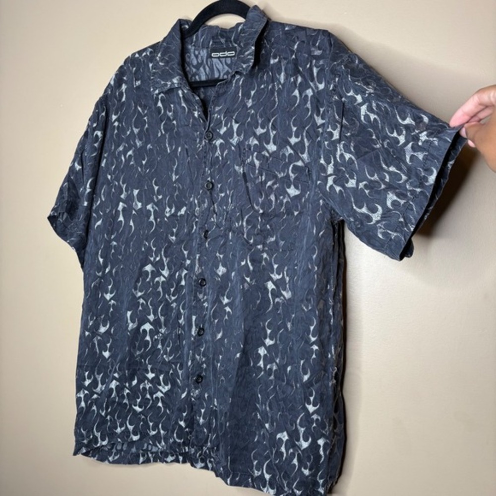 VTG ODO Men's Silk Blend Gray Silver Flames Button Up Short Sleeve Sz Large